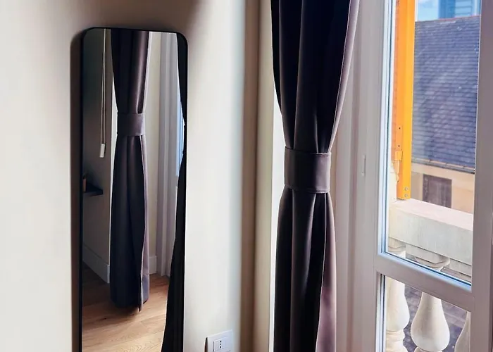 Reuetta - Elegant And In